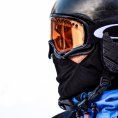 Kominiarka narciarska - dlaczego warto posiadać ją w swoim wyposażeniu?